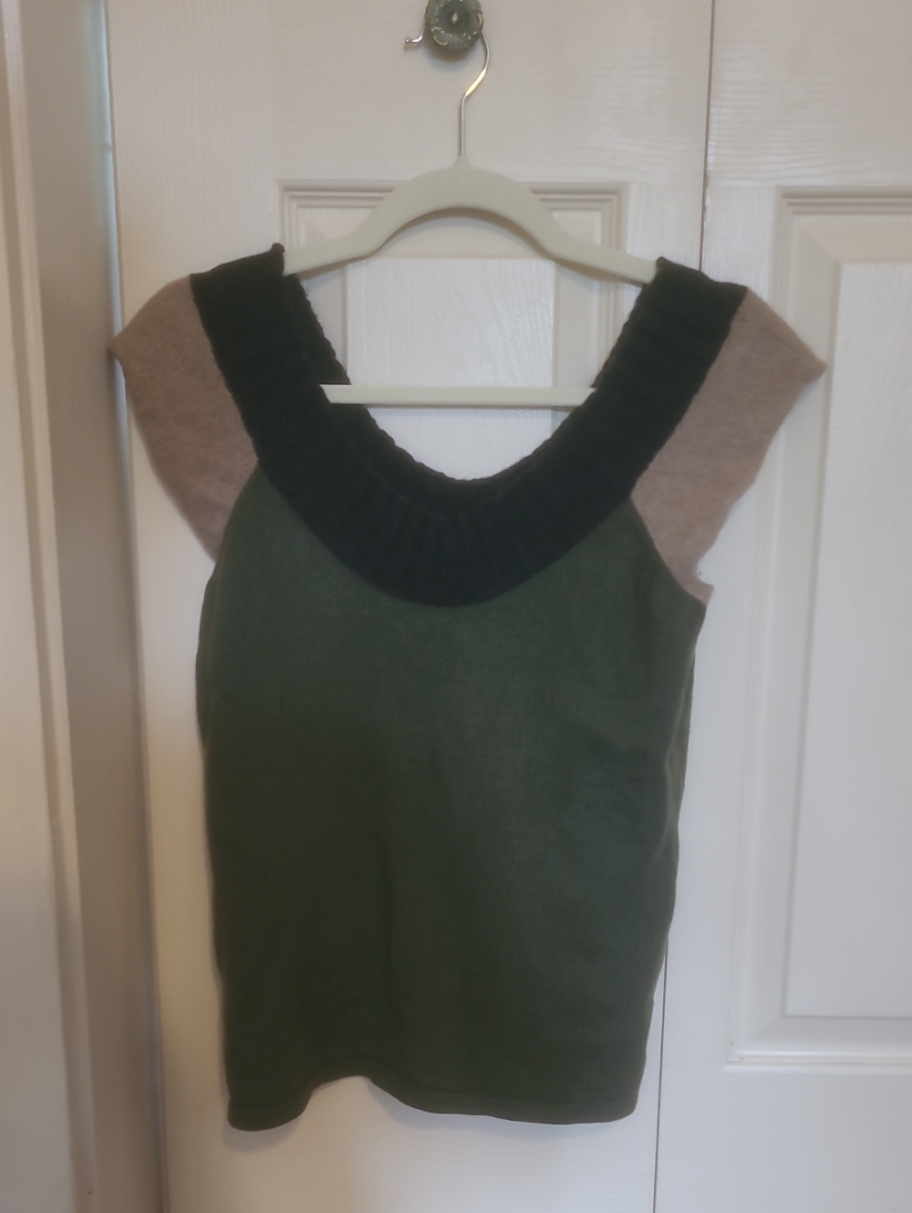Cashmere Sweater Vest with Contrast Trim in Olive and Taupe